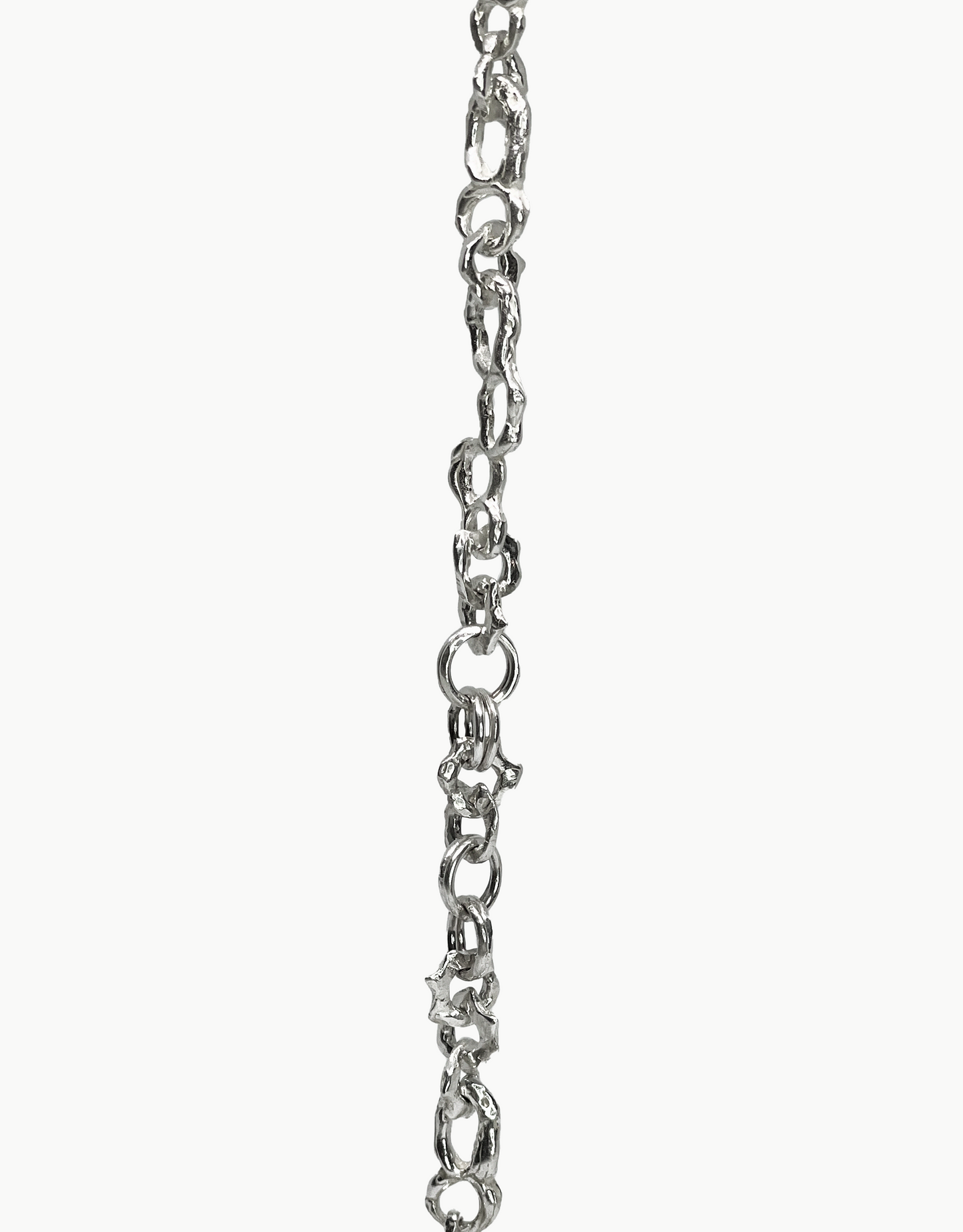 Foto detalle del collar artesanal en plata